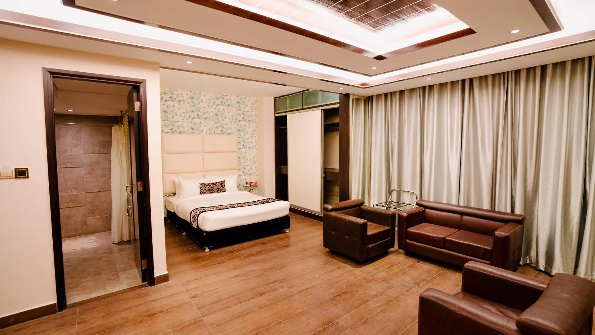 Royal Residence Dhaka Hotel
