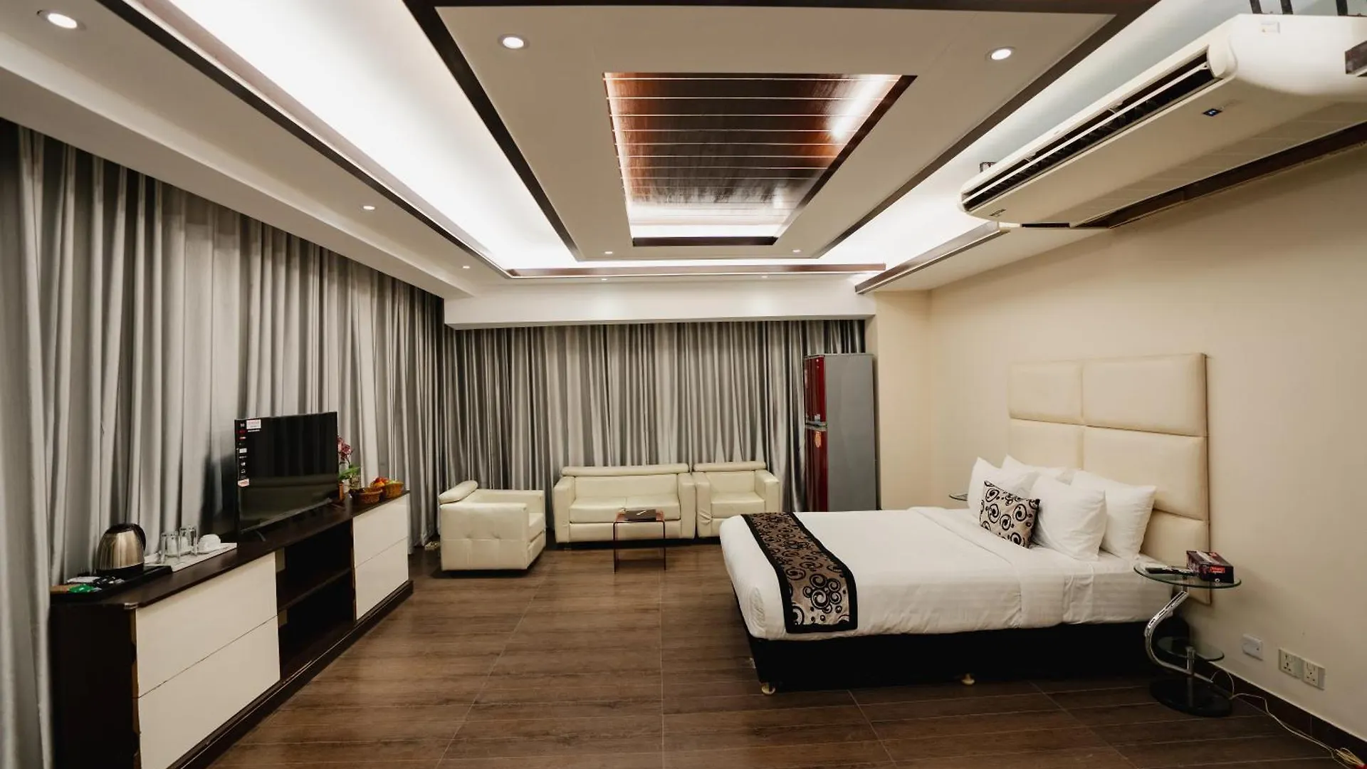 Royal Residence Dhaka 3*,
