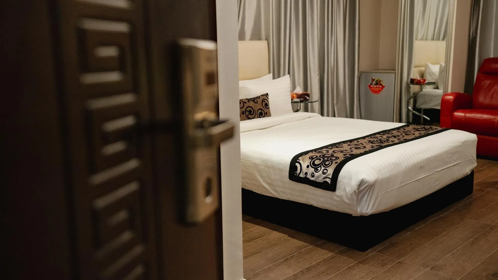 Royal Residence Dhaka Hotel