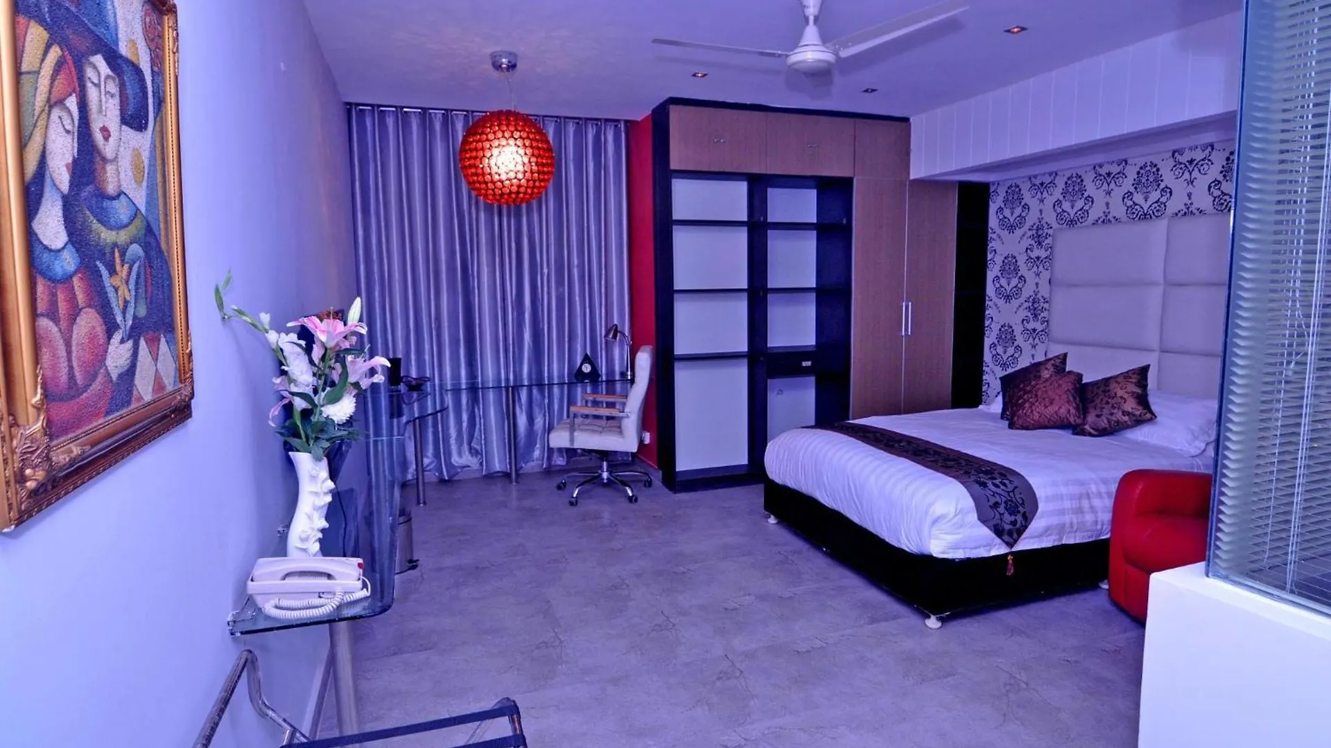 Royal Residence Dhaka 3*,